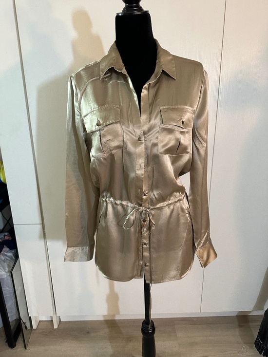 Banana Republic Tops - NWT BANANA, REPUBLIC, SILK BLOUSE, LARGE 🔥🔥♥️